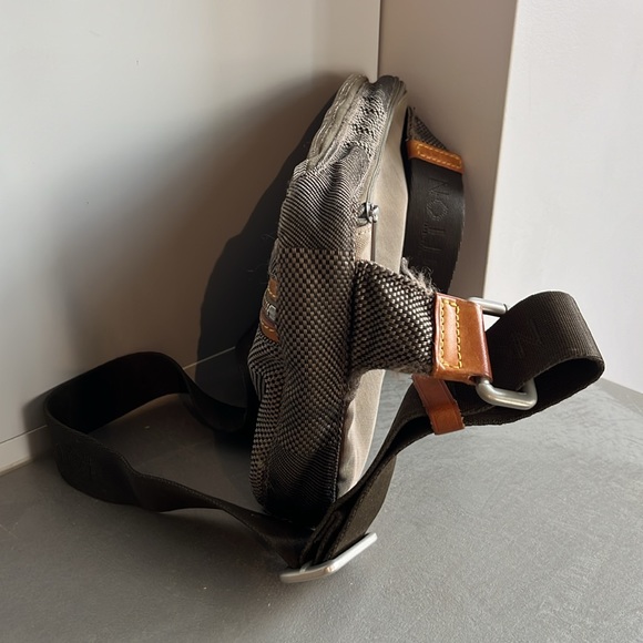 Louis Vuitton Archer Terre Damier Geant Belt Bag - Picture 2 of 13